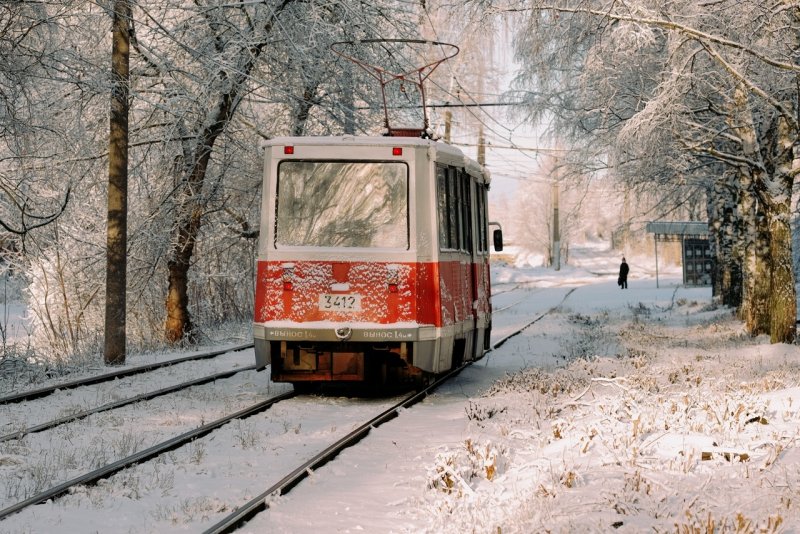 Трамвай в снегу