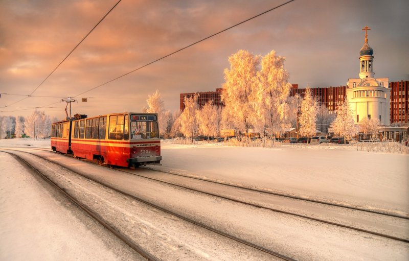Трамвай в Питере зимой