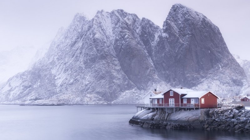 Фьорд Норвегия красный домик