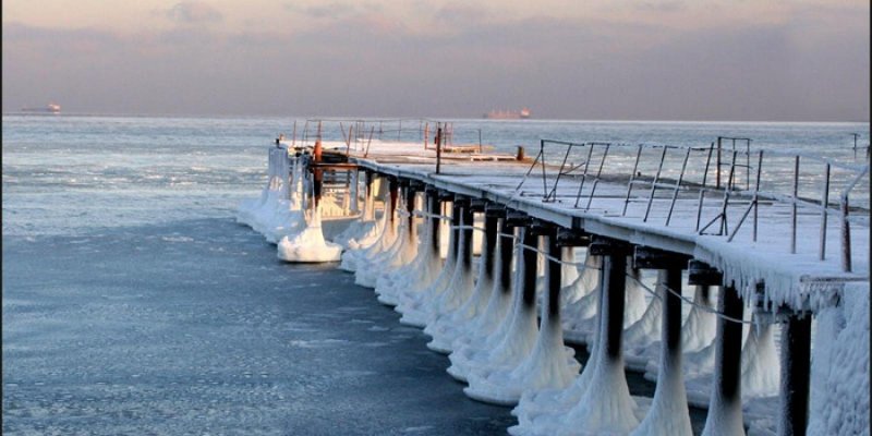 В Сочи замерзло черное море