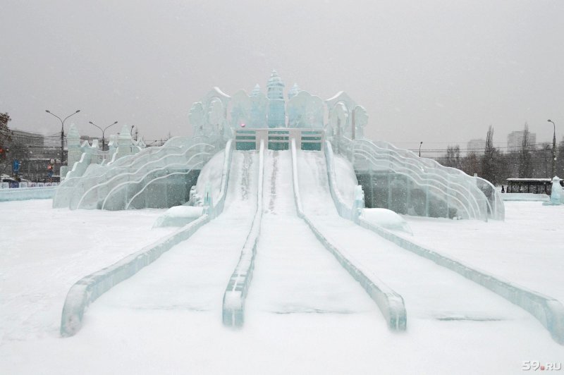 Ледяной городок в Перми 2021