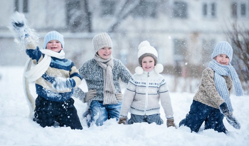Дети зимой на улице
