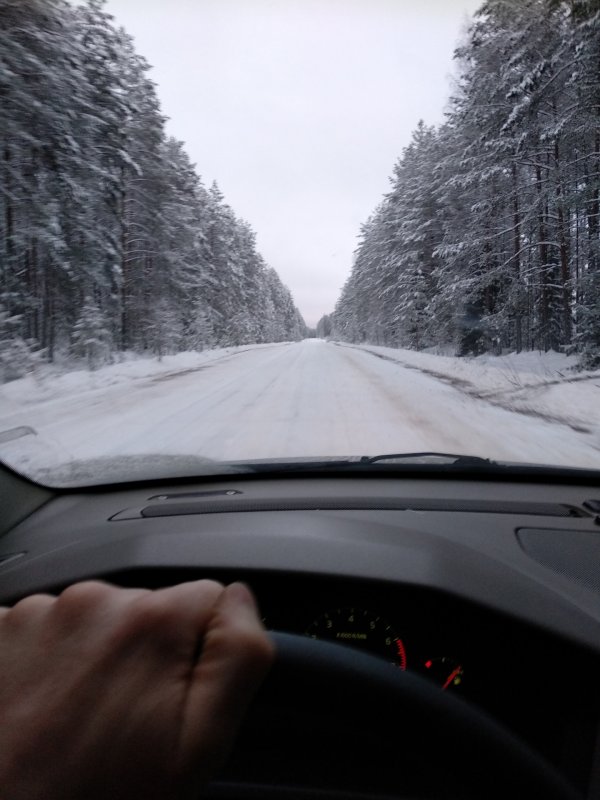 Поездка на машине зимой