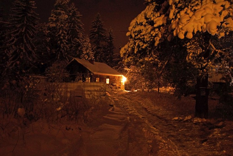Вечер в деревне зимой