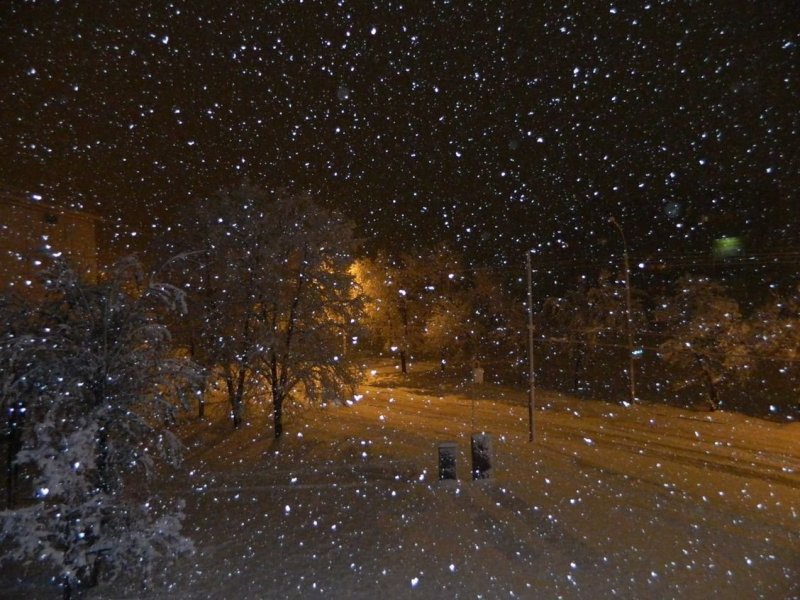 Снегопад ночью