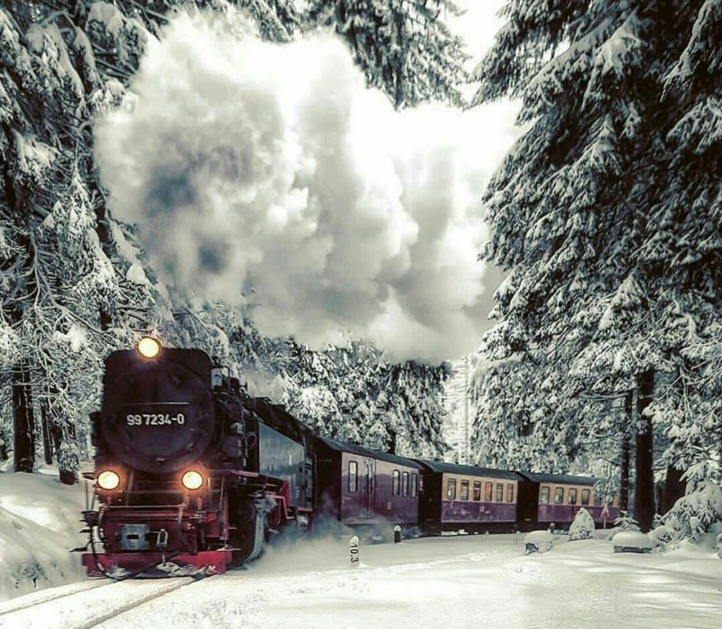 Поезд Хогвартс экспресс зима