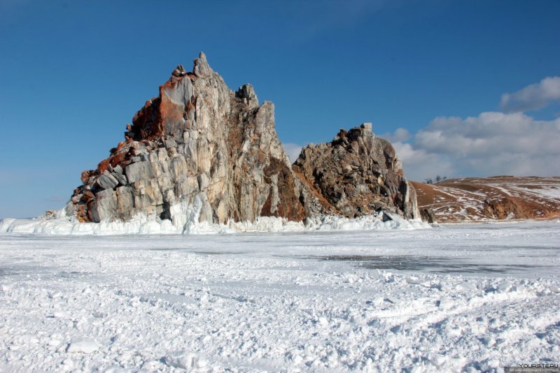 Зимний рассвет на Байкале