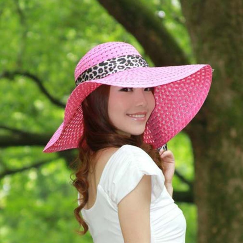 Розовая шляпка летняя