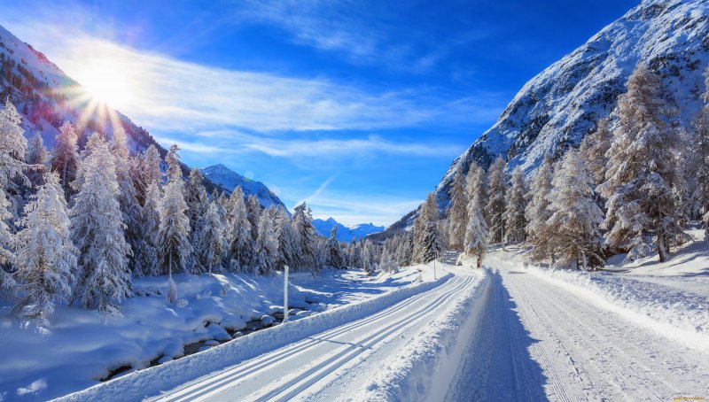 Снежная дорога в горах