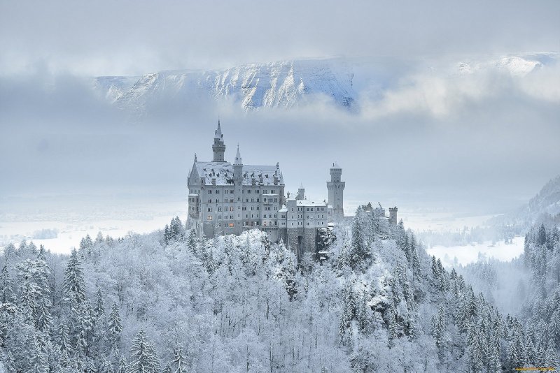 Зимний замок Нойшванштайн