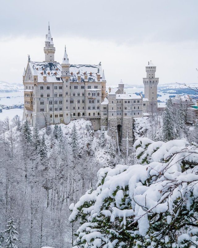 Замок Neuschwanstein Германия зимой