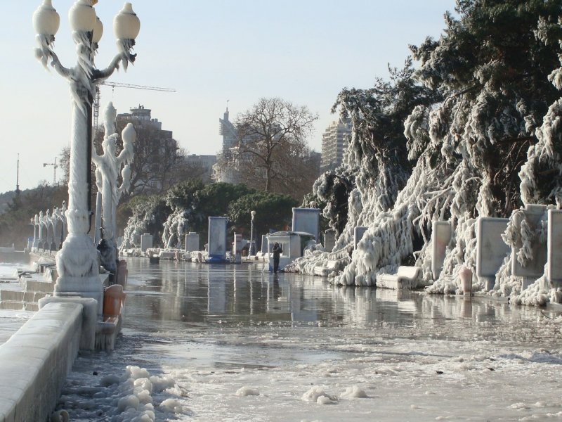 Ледяной шторм в Ялте 2012