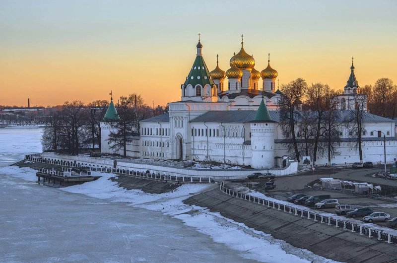 Свято-Троицкий Ипатьевский монастырь зима