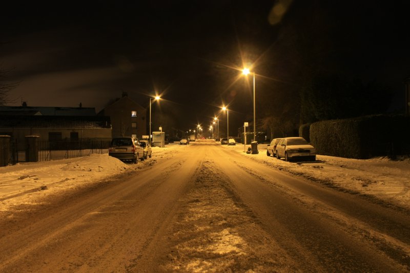 Ночной зимний город дорога