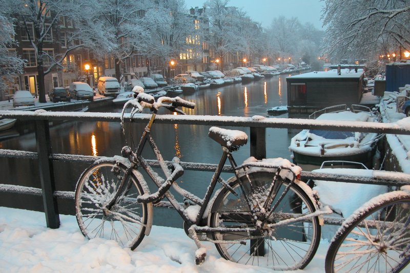 Велосипед в снегопад