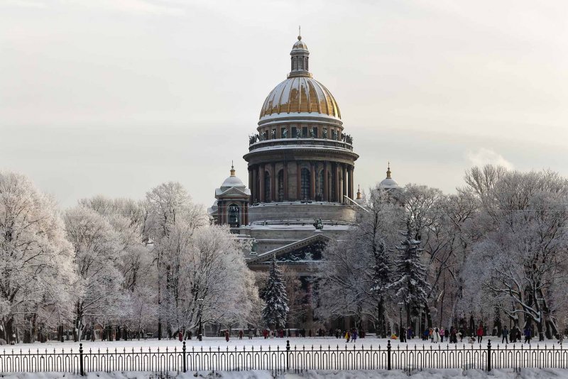 Зимний Исаакиевский собор в Санкт-Петербурге