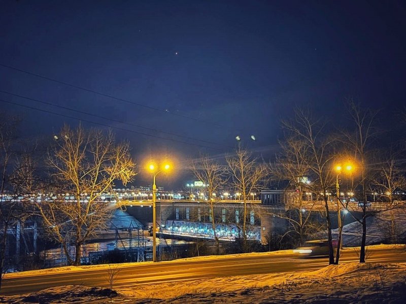 Ночной Иркутск здания