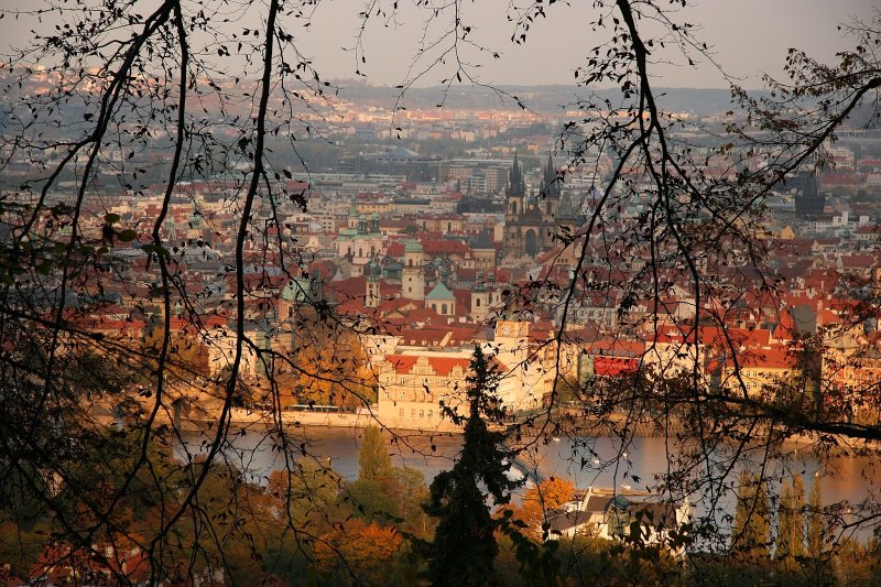 Осенняя Прага мрачная