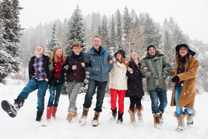 Фотосессия большой семьи зимой