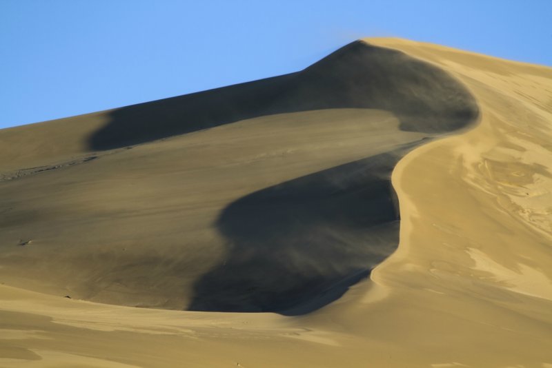 Песчаный Бархан Сарыкум в Дагестане