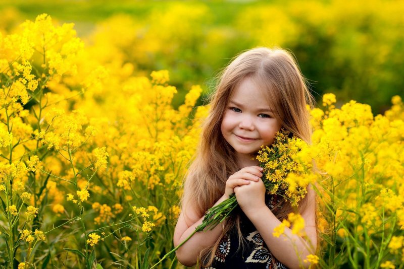 Дети цветы желтые фотосессия