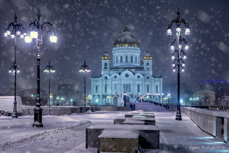 Храм Христа Спасителя в Москве зима