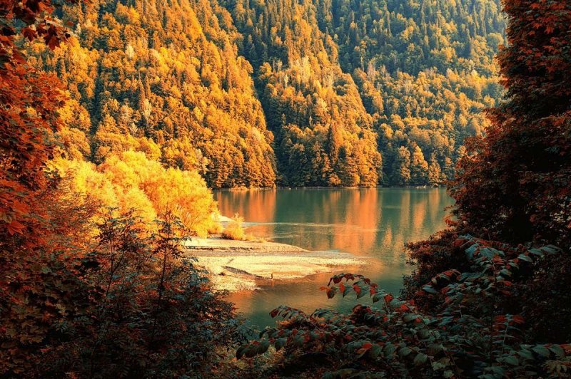 Осенняя Абхазия Рица