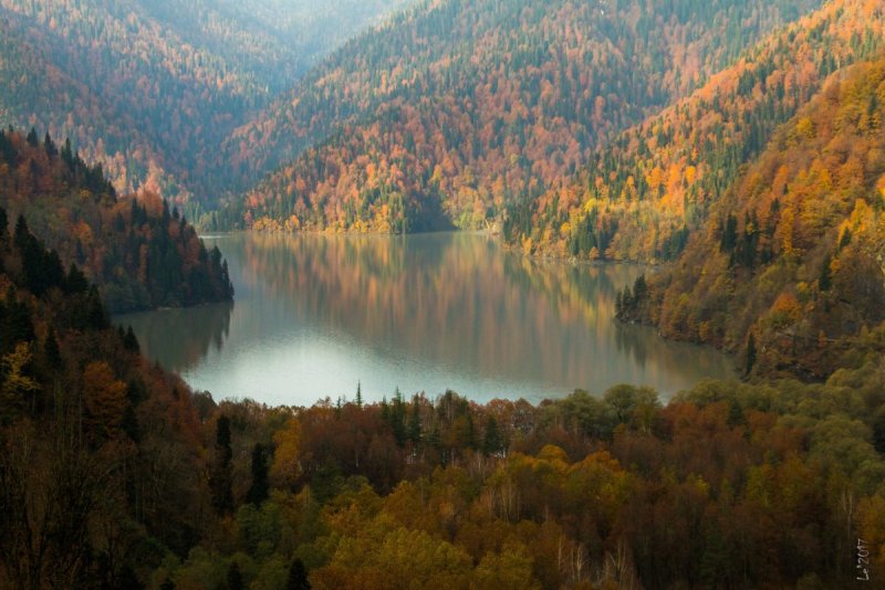Озеро Рица Абхазия в ноябре