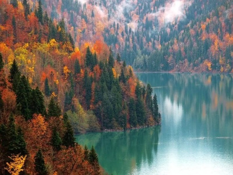 Абхазия Рица осень