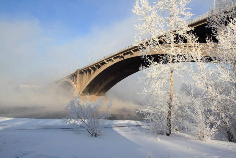 Коммунальный мост Красноярск зимой
