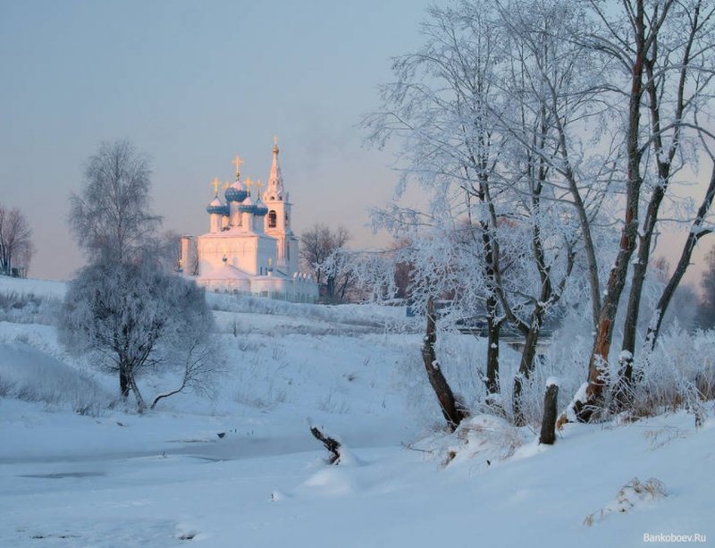 Зима деревня храм