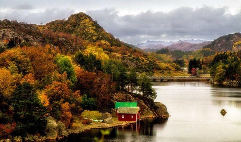 Горы Норвегии осенью