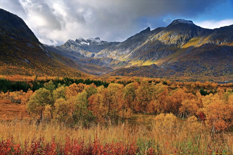 Горы Норвегии осенью
