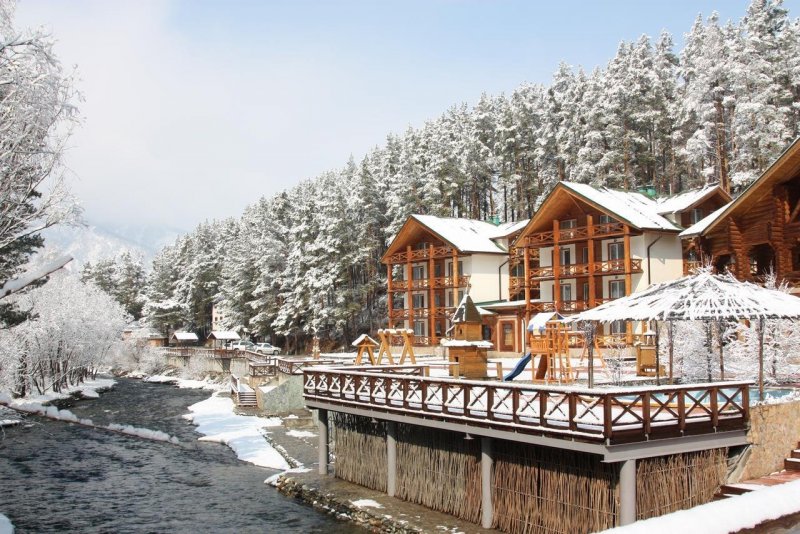 Озеро Киделю горный Алтай зимой