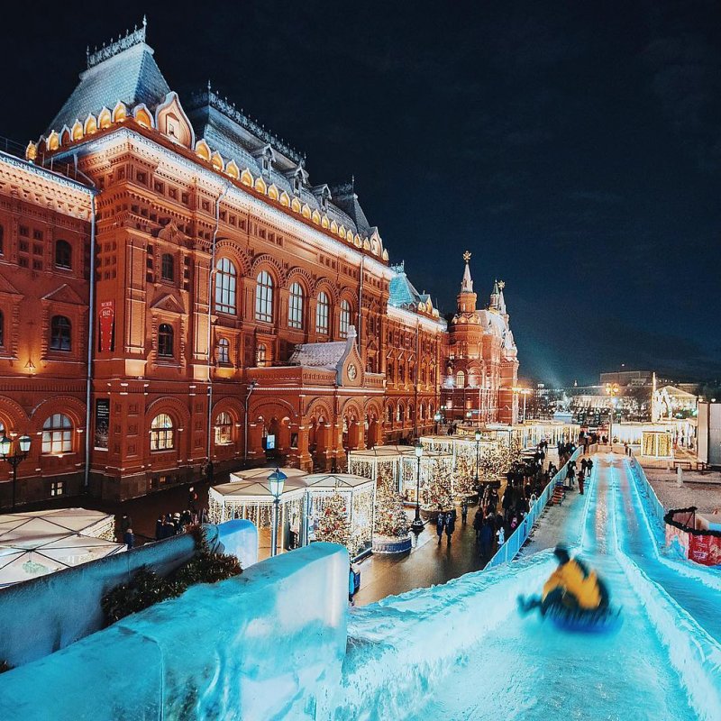 Площадь революции Москва зимой
