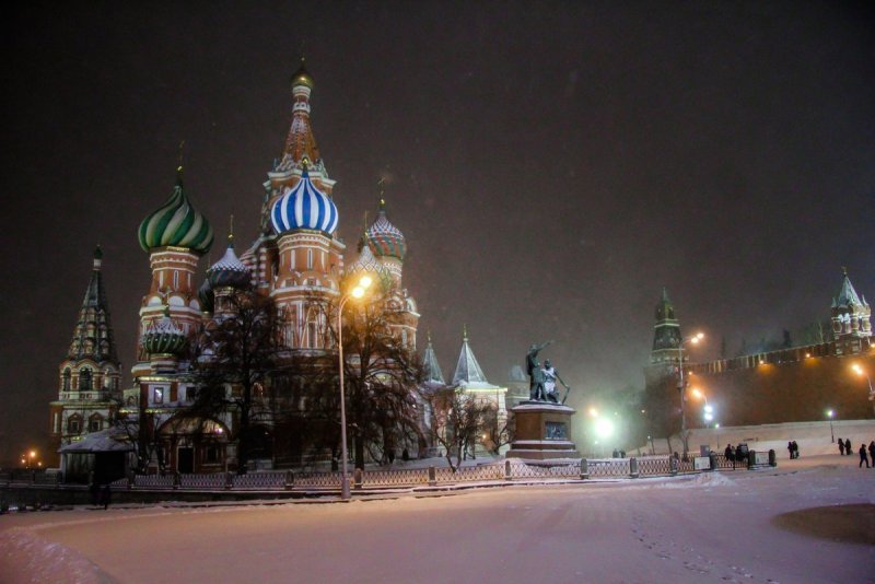 Храм Василия Блаженного Москва в снегу