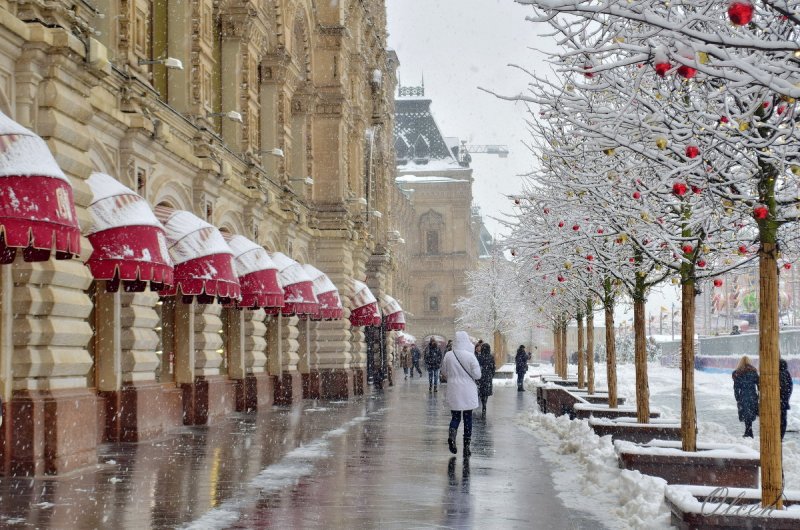 Москва зима снег