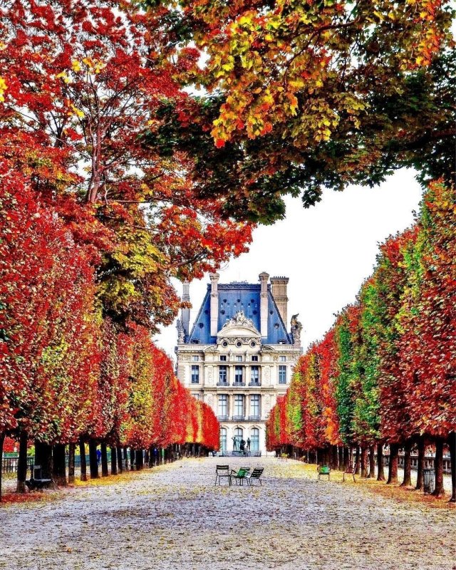 Осенний Париж Эйфелева башня
