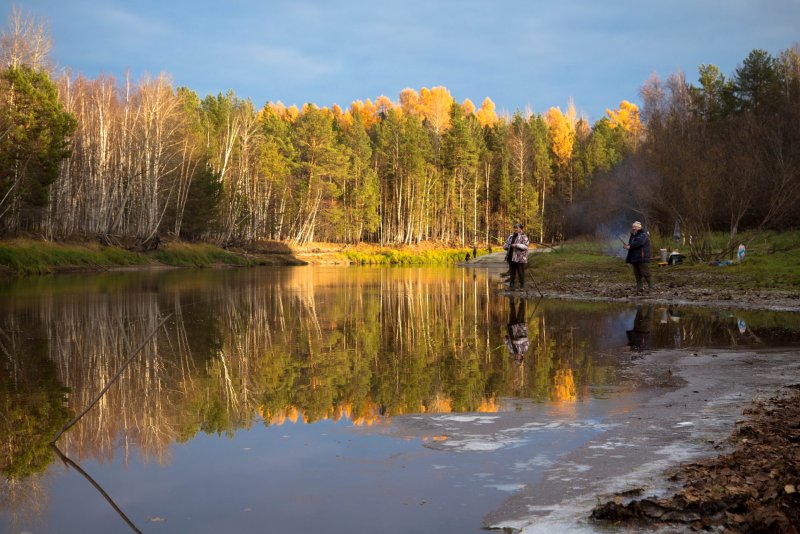 Осенняя рыбалка на озере