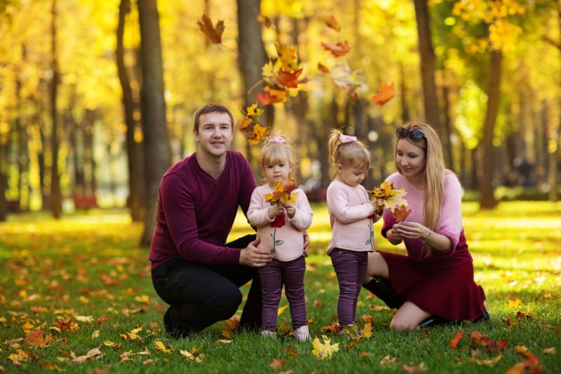 Семейная фотосессия осенью