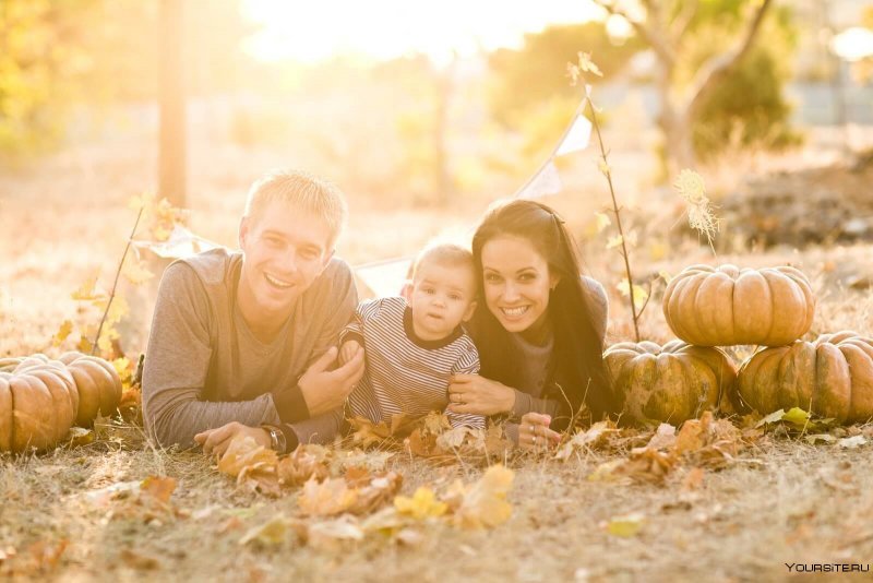 Семейная фотосессия на природе осень