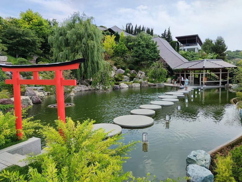 Мрия Ялта японский сад