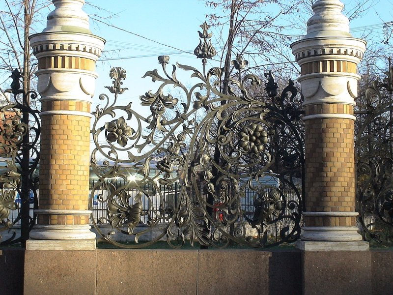 Решётка Михайловского сада в Санкт-Петербурге