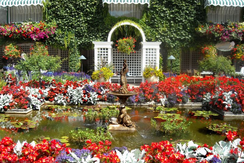 Сады Бутчартов в Канаде фонтаны