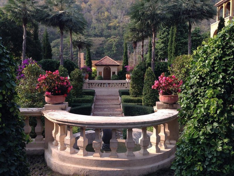 Тосканские кустистые сады