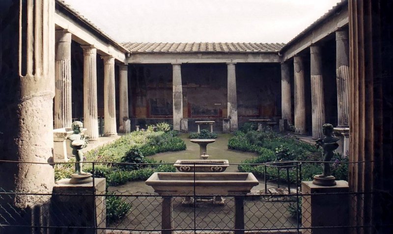 Дом Веттиев в Помпеях Перистиль
