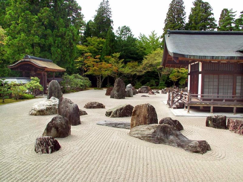 Сад 13 камней в Японии