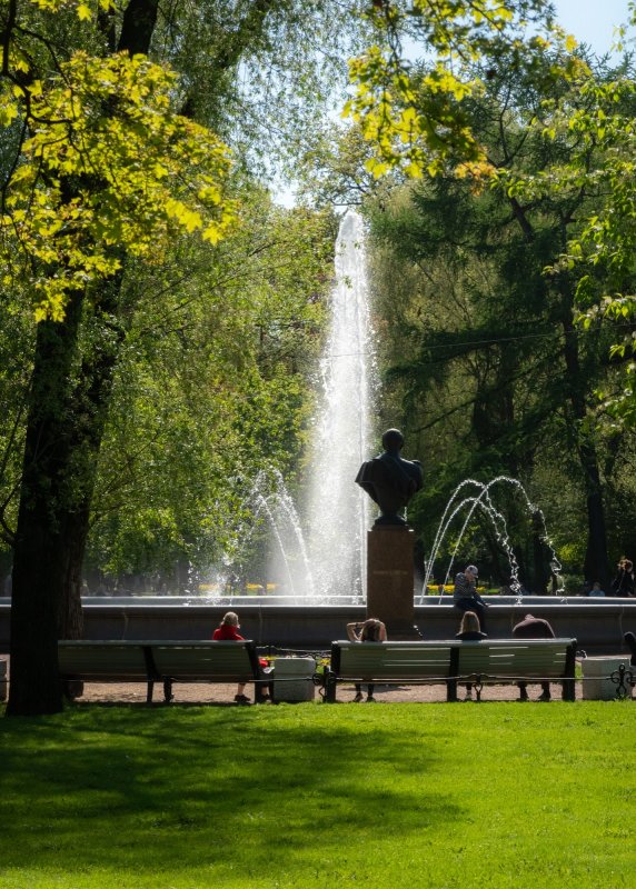 Александровский сад осенью Санкт-Петербург