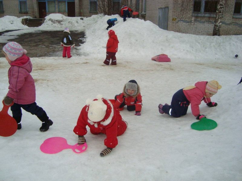 Фото детей в детском саду на прогулке