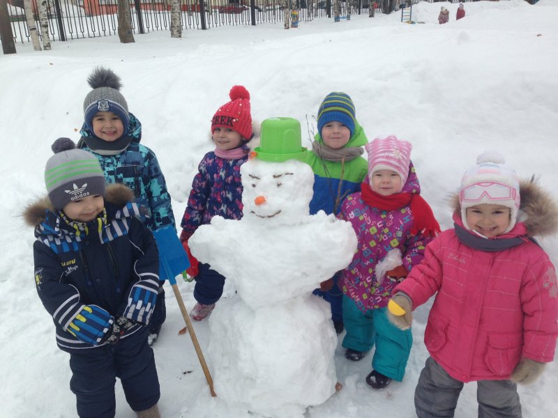 Зимние забавы для детей в детском саду